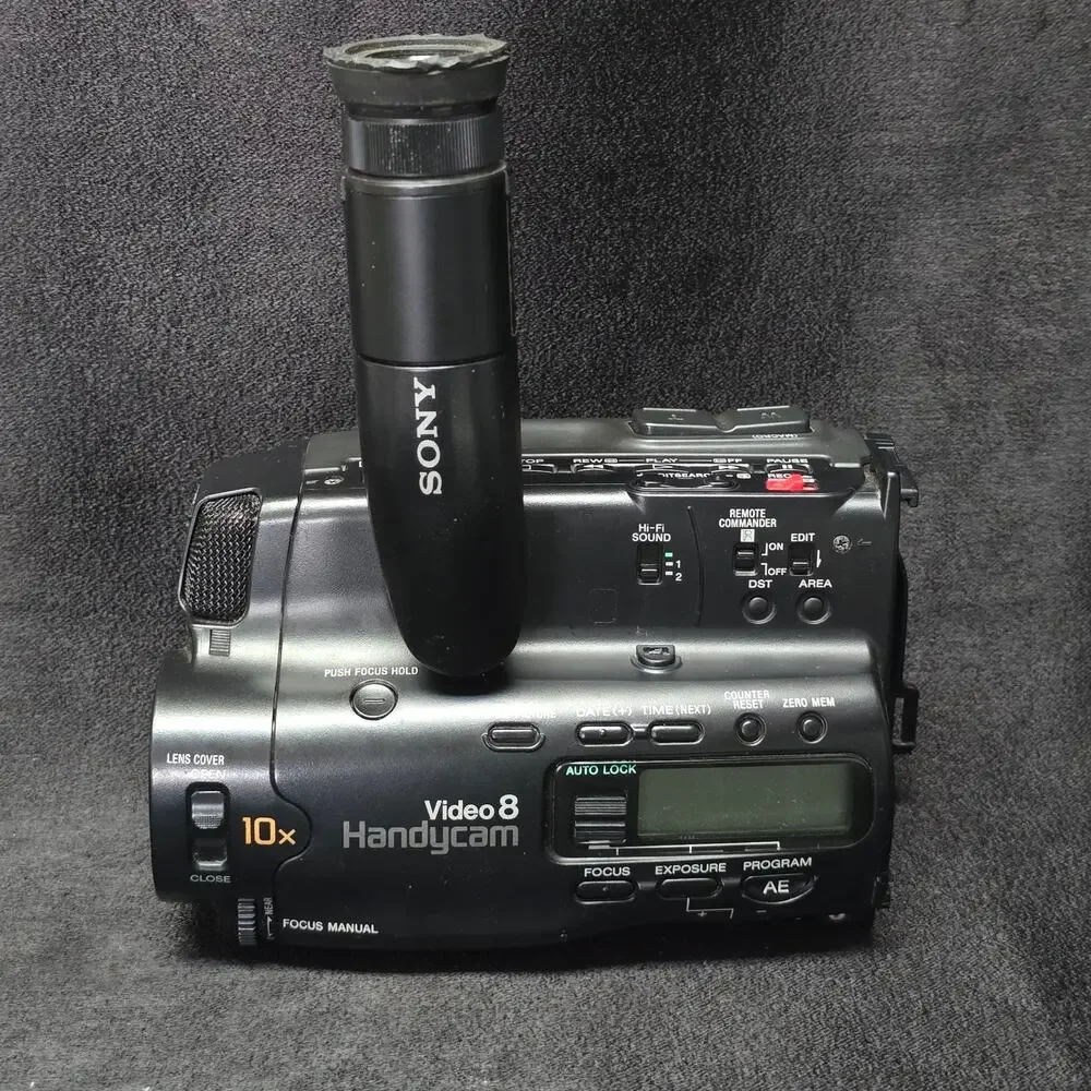 SONY Video Camera Recorder CCD-TRV91 Camcorder Charger Batteries & Videotape